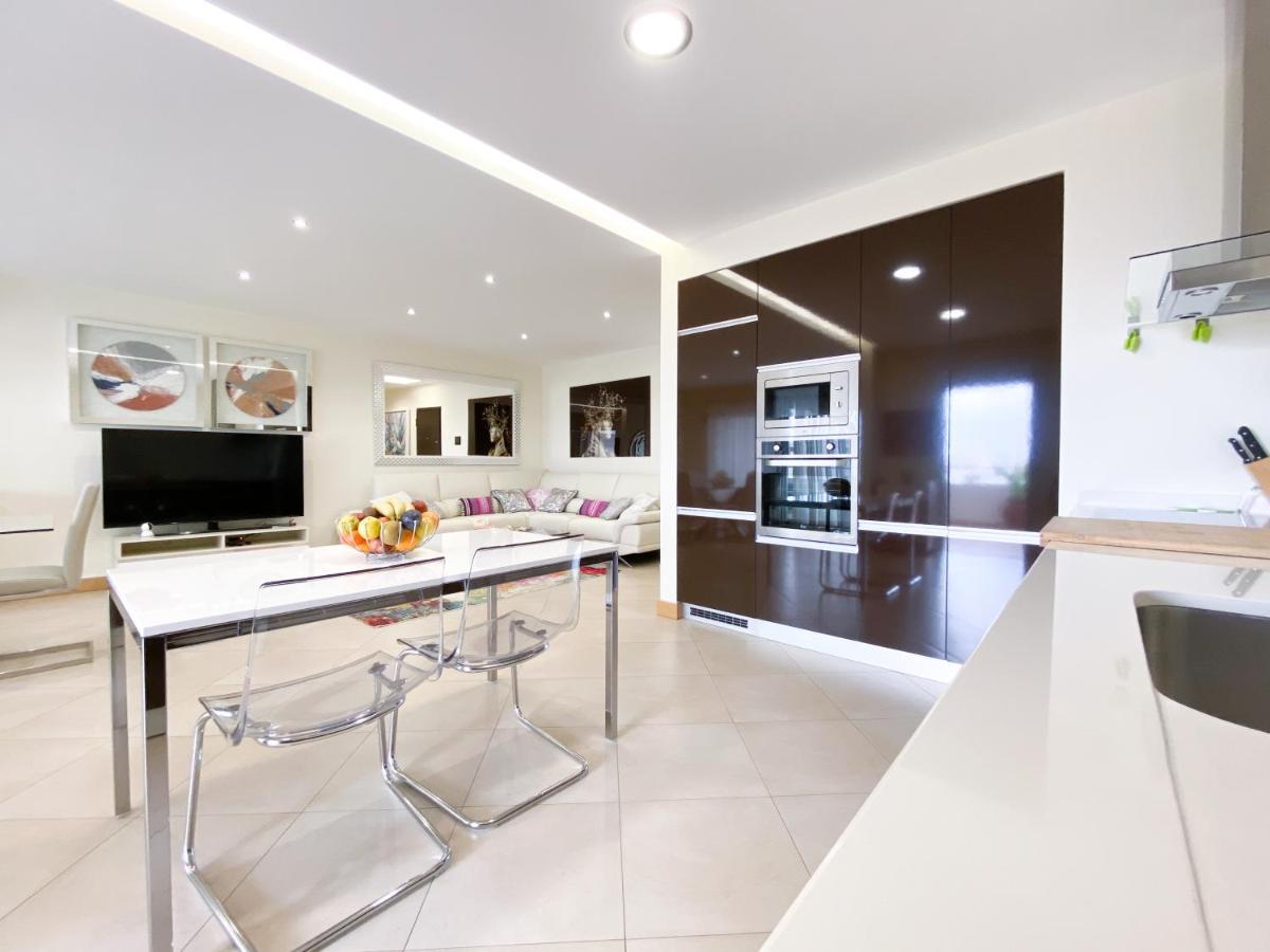Luxury Condominium Apartment With Swimming Pool #1903 라고스 외부 사진