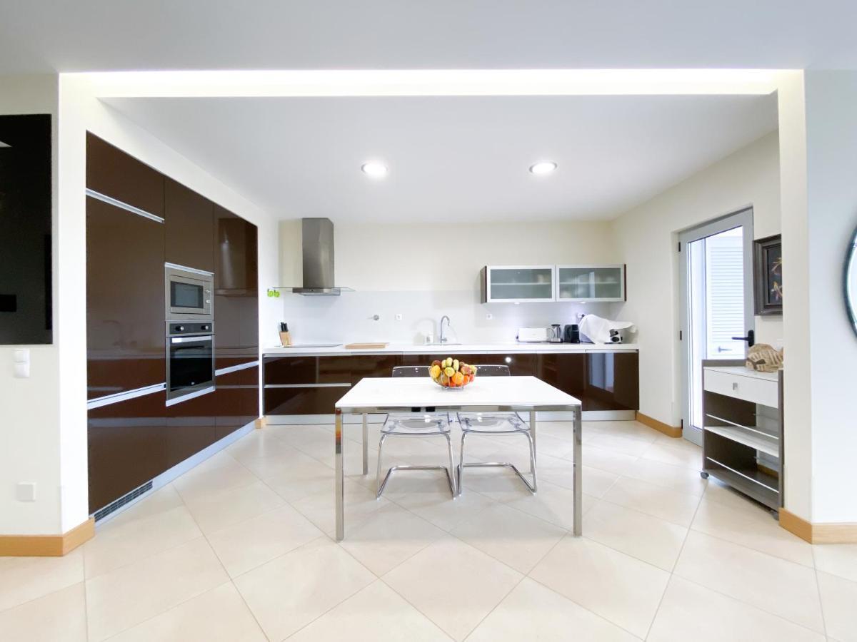 Luxury Condominium Apartment With Swimming Pool #1903 라고스 외부 사진