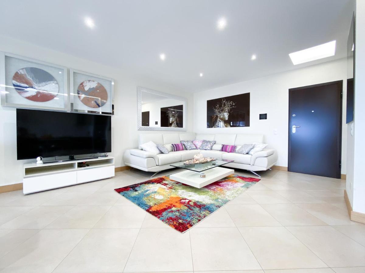 Luxury Condominium Apartment With Swimming Pool #1903 라고스 외부 사진