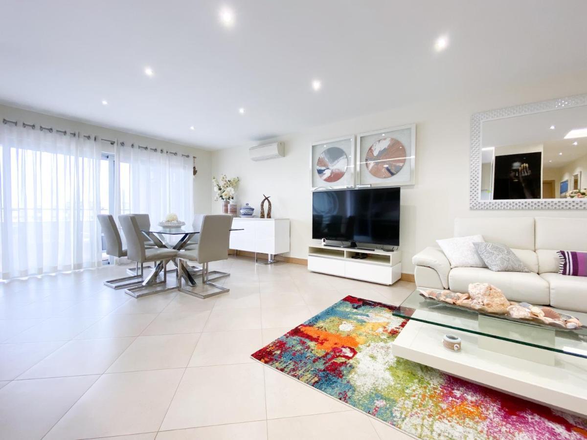 Luxury Condominium Apartment With Swimming Pool #1903 라고스 외부 사진