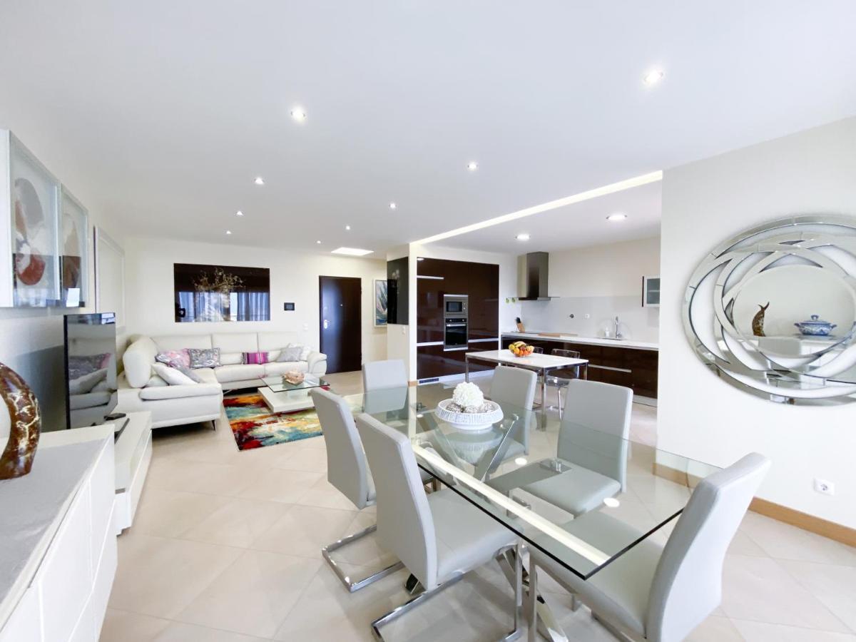 Luxury Condominium Apartment With Swimming Pool #1903 라고스 외부 사진