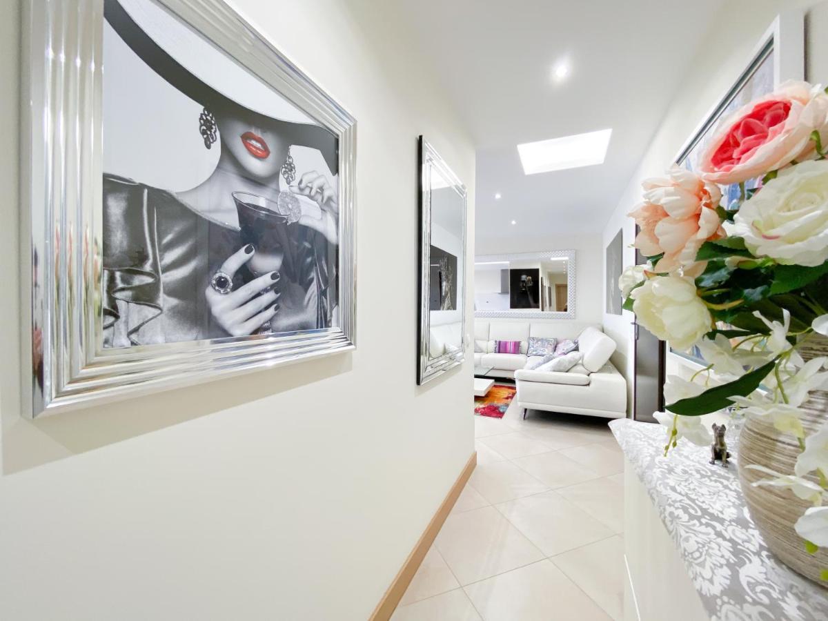 Luxury Condominium Apartment With Swimming Pool #1903 라고스 외부 사진