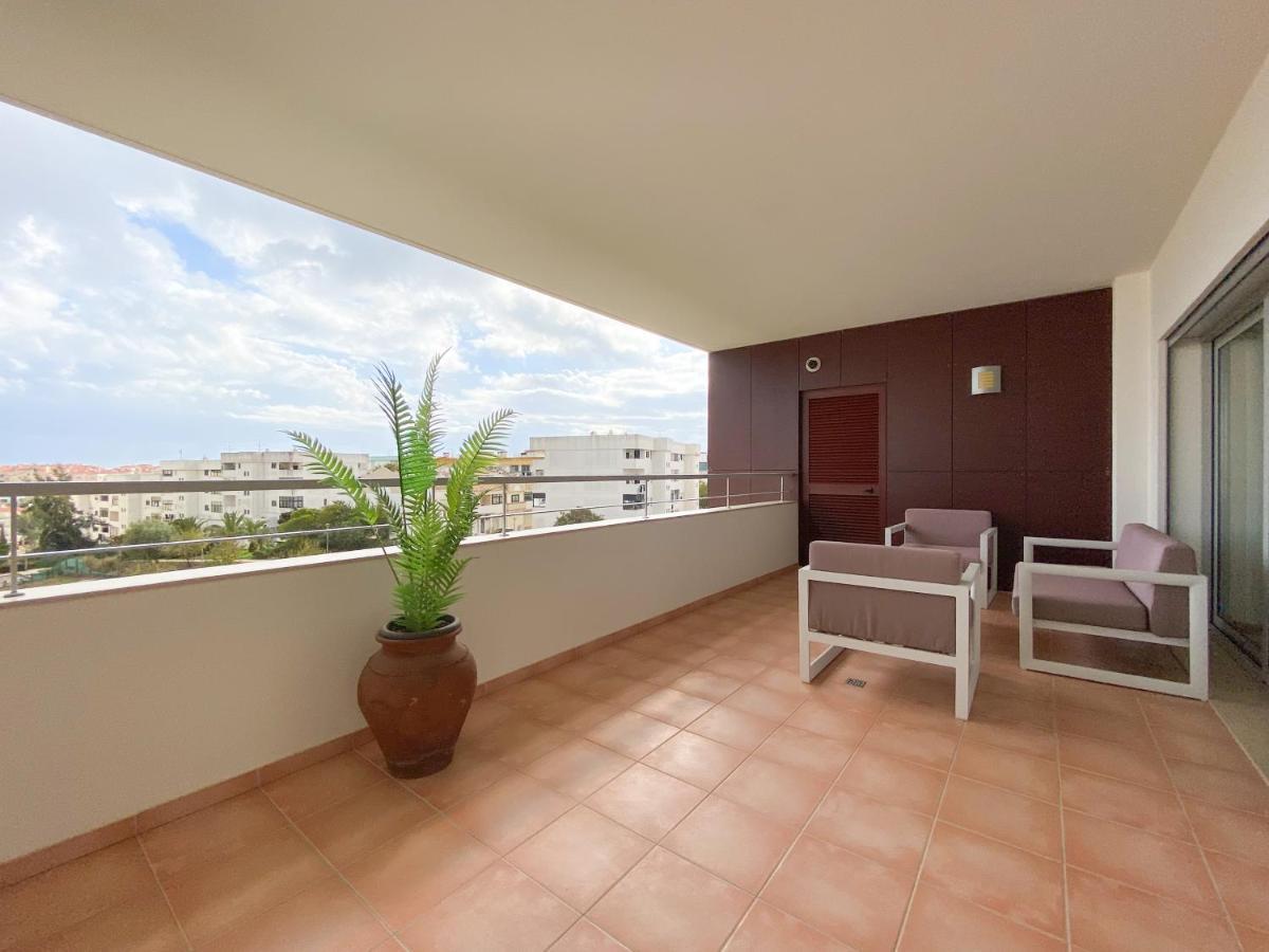 Luxury Condominium Apartment With Swimming Pool #1903 라고스 외부 사진