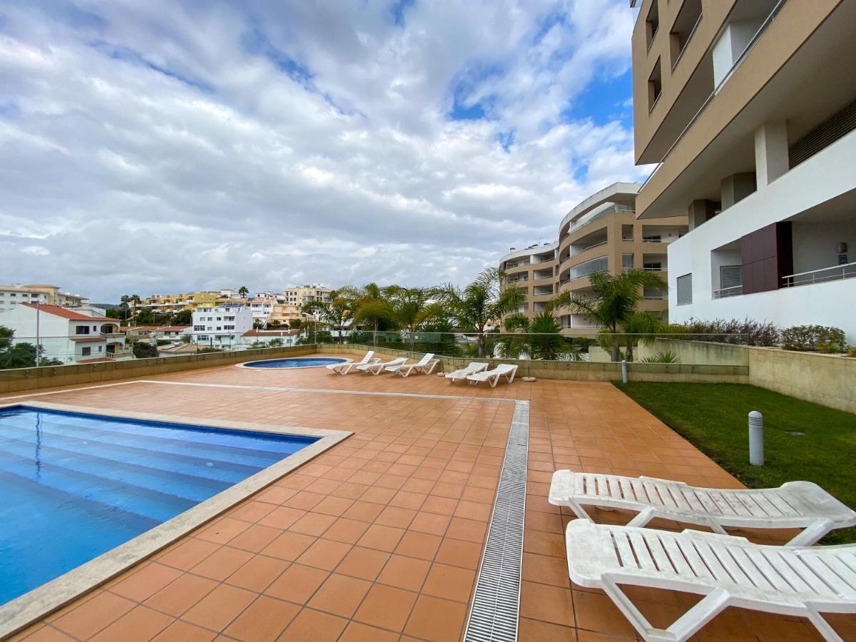 Luxury Condominium Apartment With Swimming Pool #1903 라고스 외부 사진