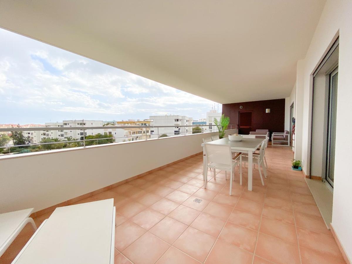 Luxury Condominium Apartment With Swimming Pool #1903 라고스 외부 사진